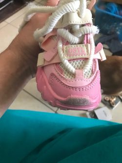Pink shoe size 23