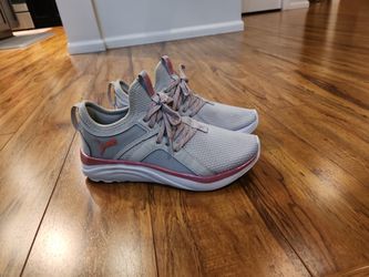 (Barely Worn)Girls Puma Softride Athletic Shoes Size 4.5