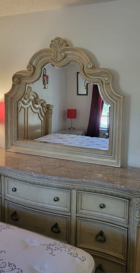 7 pc Queen Bedroom Set 