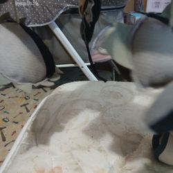 Dream On Me Bassinet With Tiny Love Mobile 