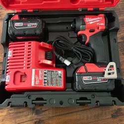 Milwaukee Fuel M18 18 Volt 1/4” Impact Driver