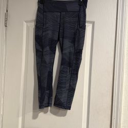 Women’s Lululemon Capris Size 6