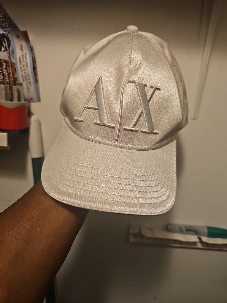 New  A Rmani Exc White Cap Original 