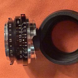 Voightlander Color Skopar f2.5 PII VM for Leica M with Lens Hood