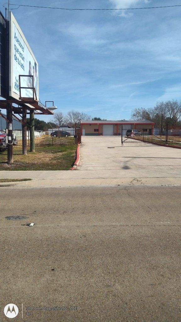 Shop with huge parking