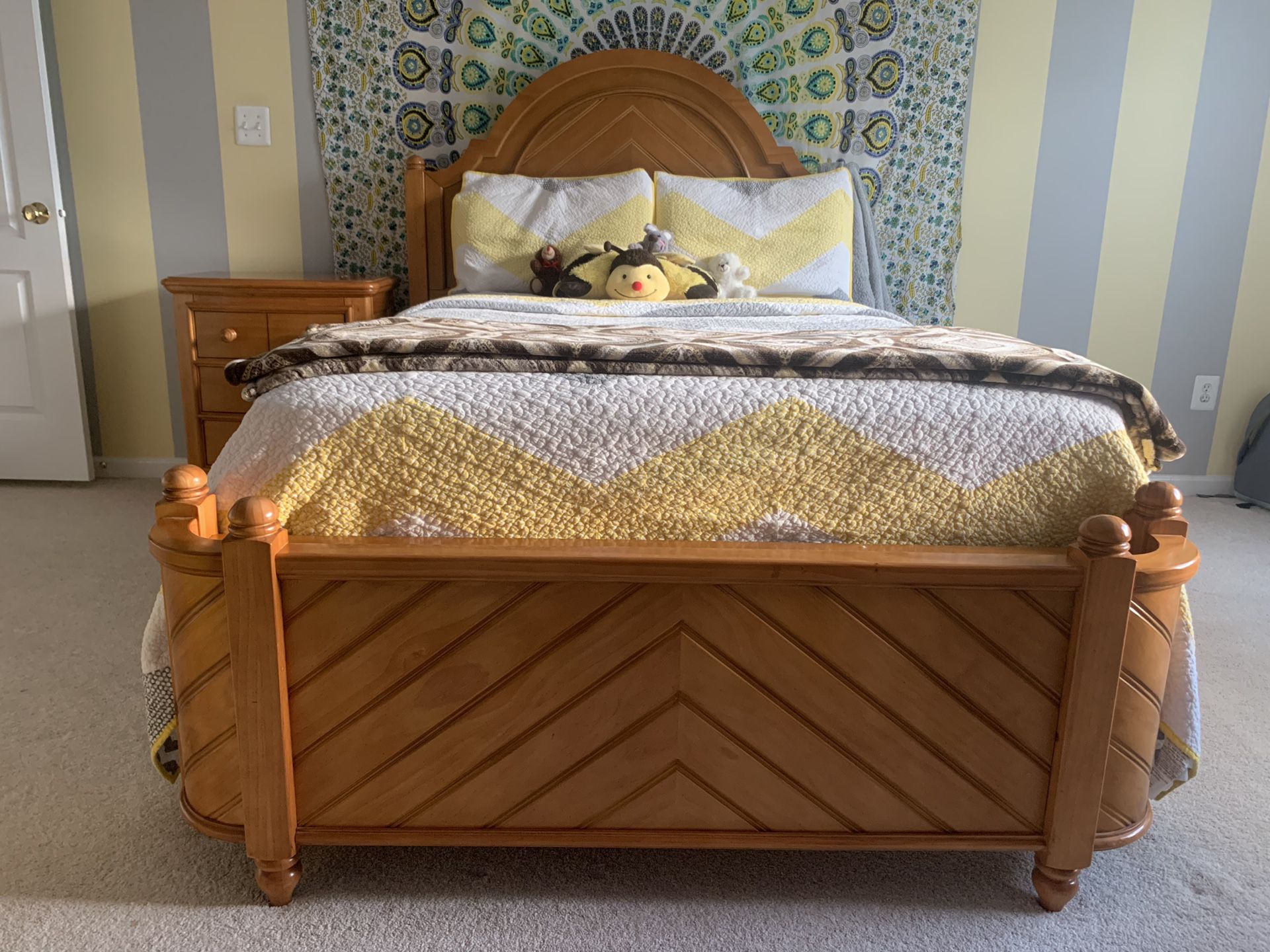 Cape Cod Honey Full Panel Bed