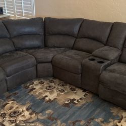 Beautiful Sectional With Recliners 