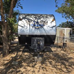 2017 Salem Forest River 33FT RV