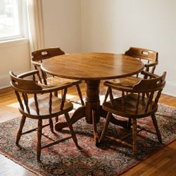 Round Wood Pedestal Dining Table with 4 Chairs