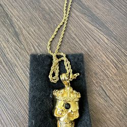 14 K Gold Skull Pendant Necklace