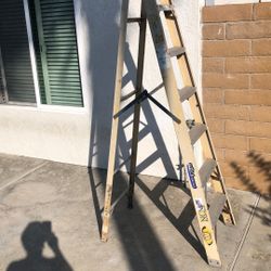 8 Foot Fiberglass Ladder