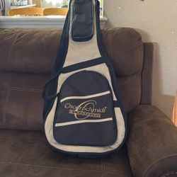 Oscar Schmidt Guitar Case And Complementary Guitar/bass Strap 