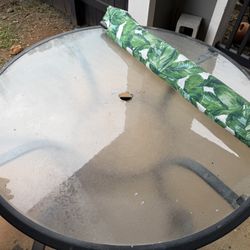 Glass Patio Set With Chairs/Umbrella