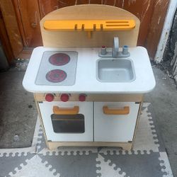 Hape Play Wood Kitchen 