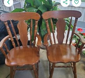 2 Sillas De Madera Nuevas