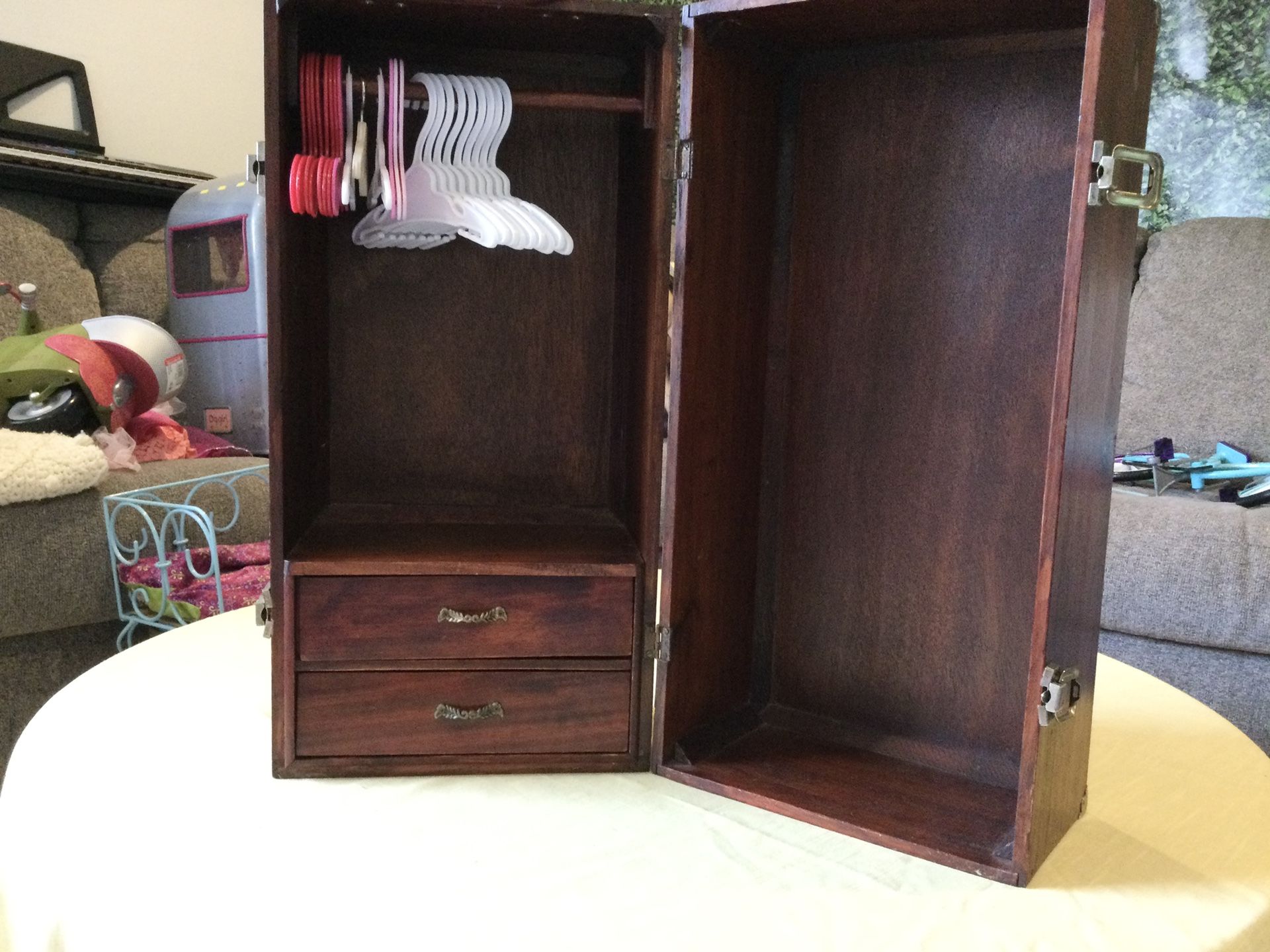 Vintage American Girl 18" Doll Trunk Wardrobe Wood Clos Latches Queen's Treasure Closet