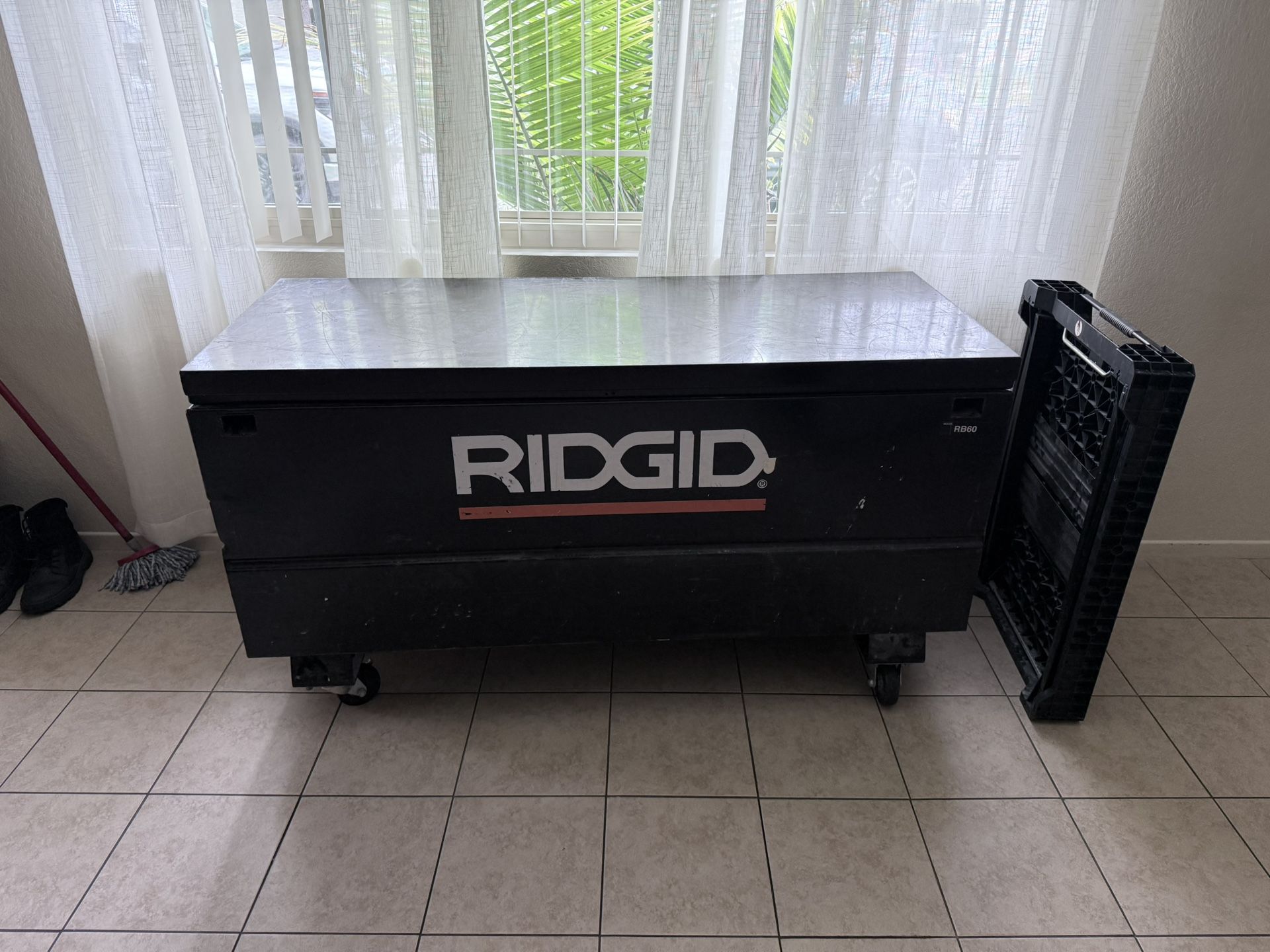 5 Ft Ridgid Took Chest