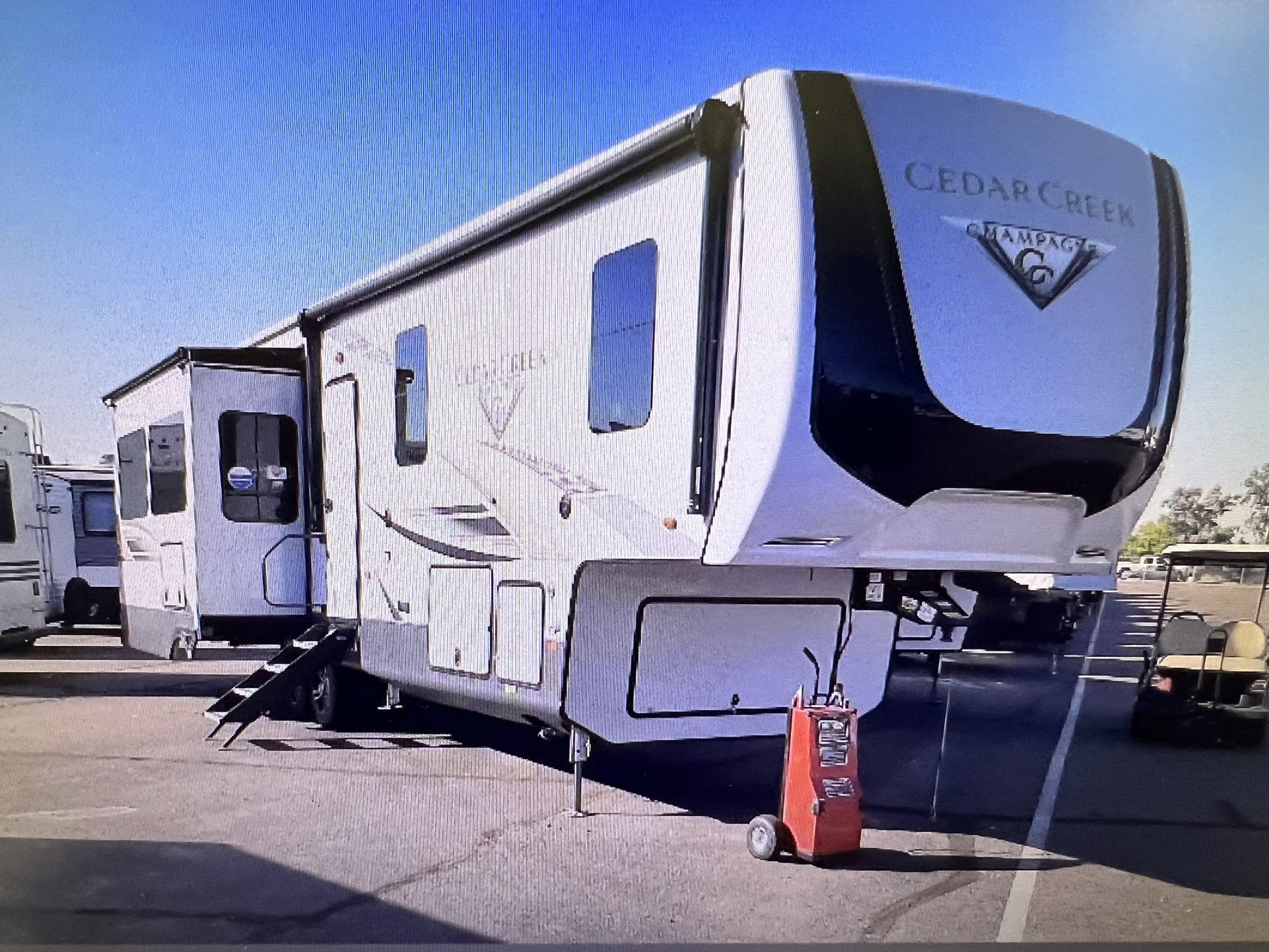 NEW 2022 CEDAR CREEK 38EL 