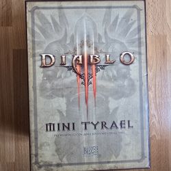 Diablo III Mini Tyrael" statue, a premium souvenir collectible from BlizzCon 2011