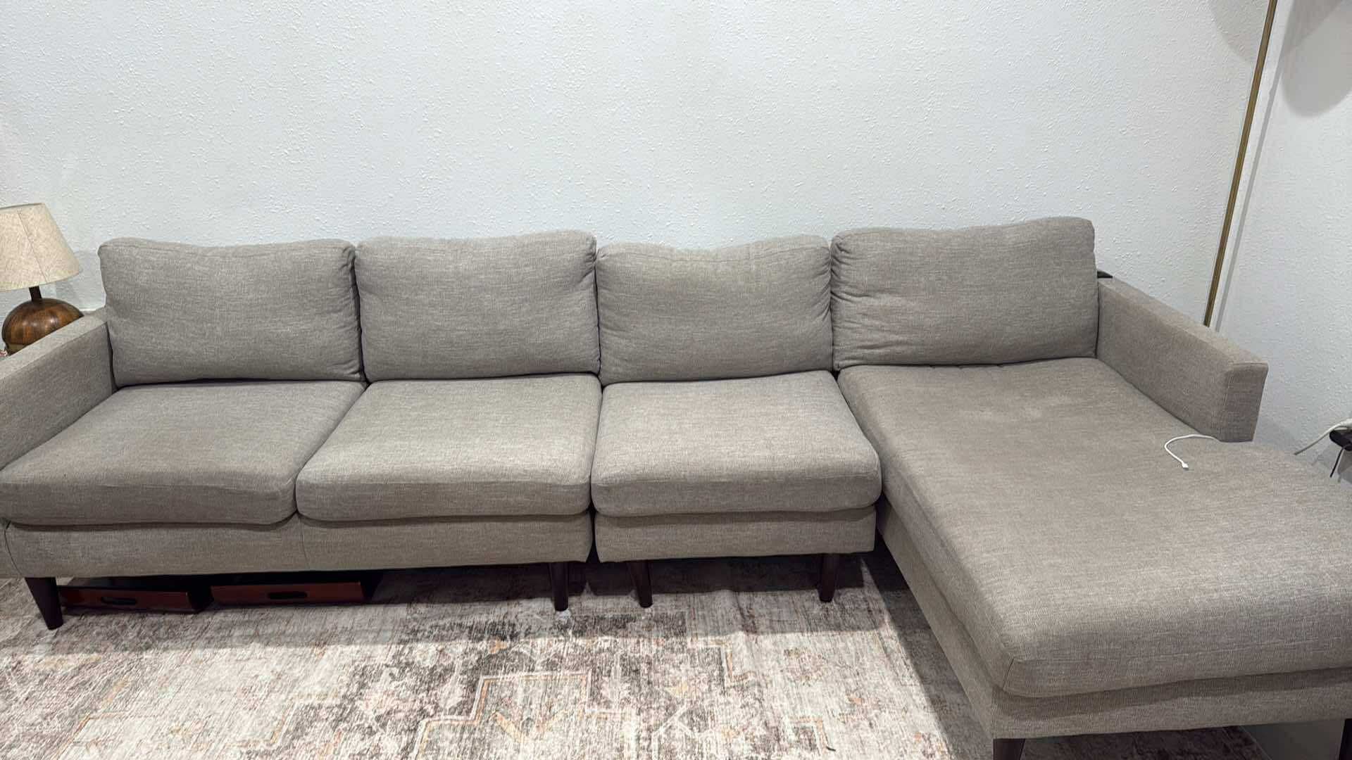 Chaise sectional sofa