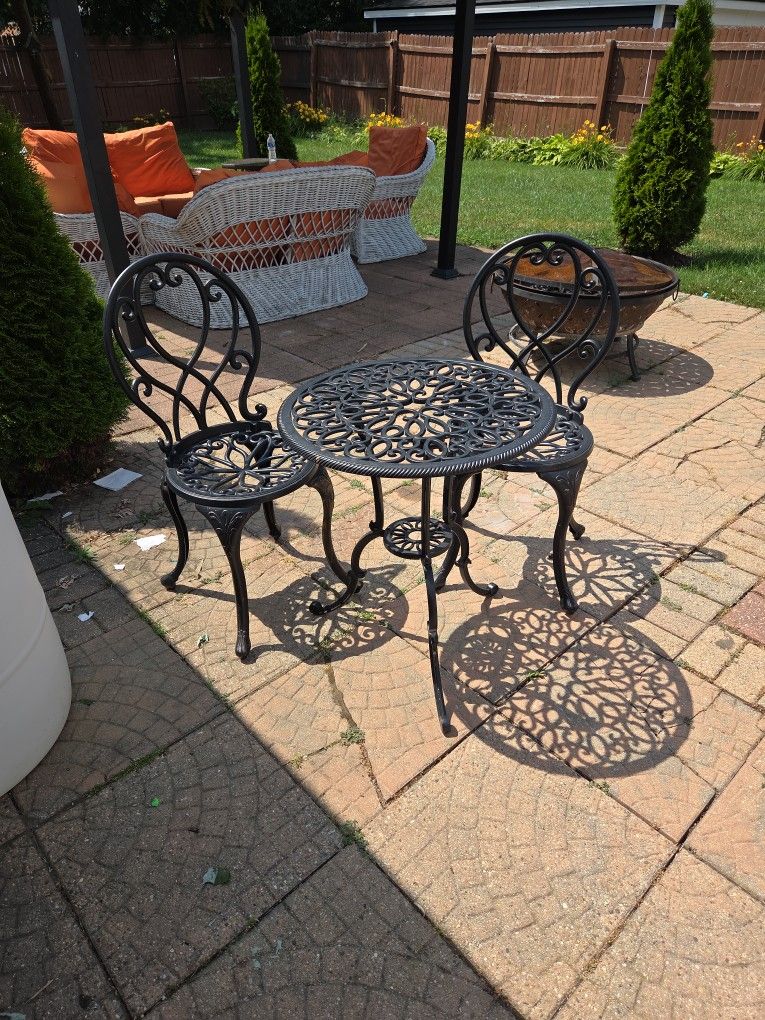 Accent Table With Chairs