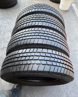 245 75 16 L/T MICHELIN con 90% de vid las 4