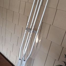 Crutches Like New Crutch Pair 5-10 - 6-6