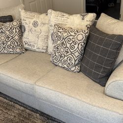 Gray Couch (like new)