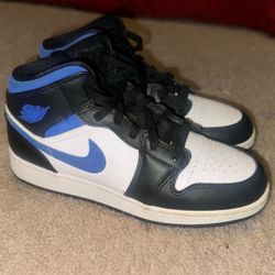Jordan 1 Mid