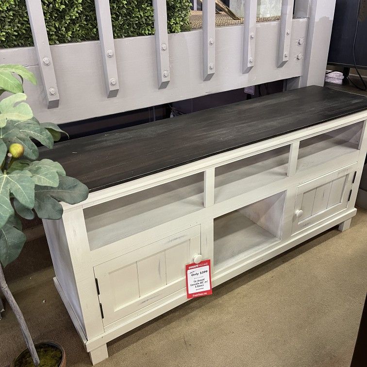 Nevado TV Stand/Console 60" w/ 2 Doors