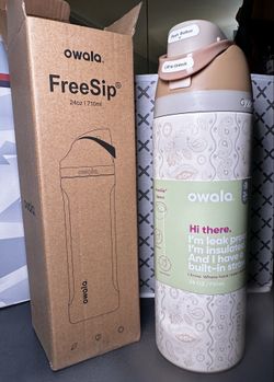 Owala 24 oz tumbler in beautiful Beige paisley 🤎🤍