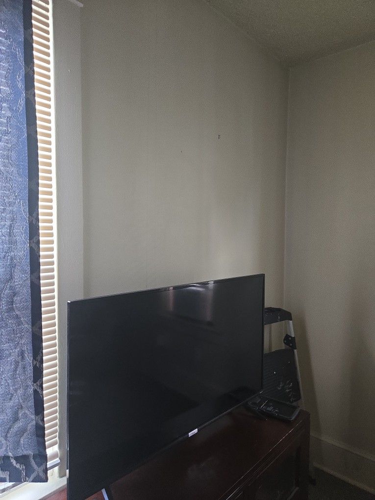 ROKU TCL 38 INCH TV NO REMOTE!!!