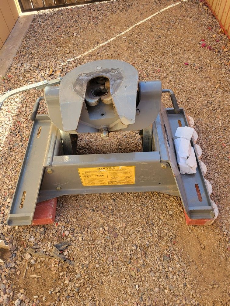 PRICE REDUCED!  Patriot 16K By BW 5th Wheel Hitch