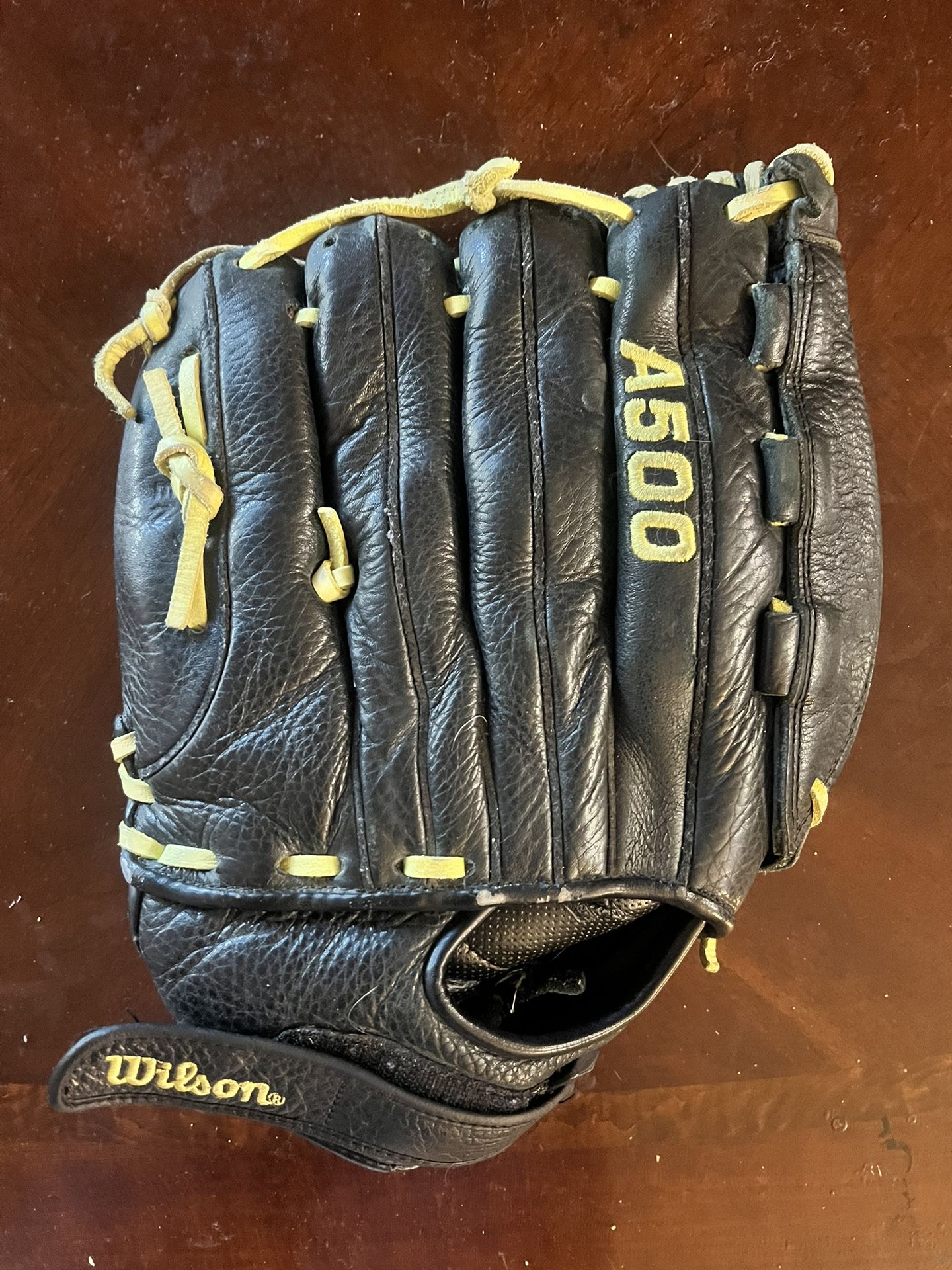 Wilson Glove A500 Youth Glove Size 12 $10.00