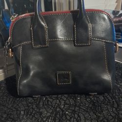 Dooney And Bourke Purse