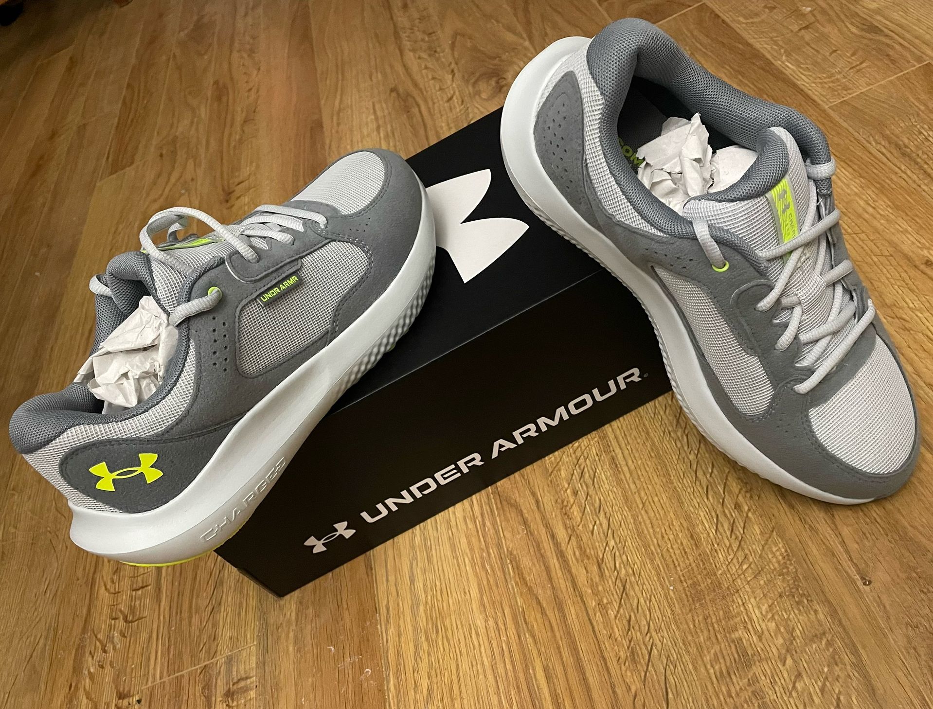 Under Armour Charged Versurge Mens Size 8
