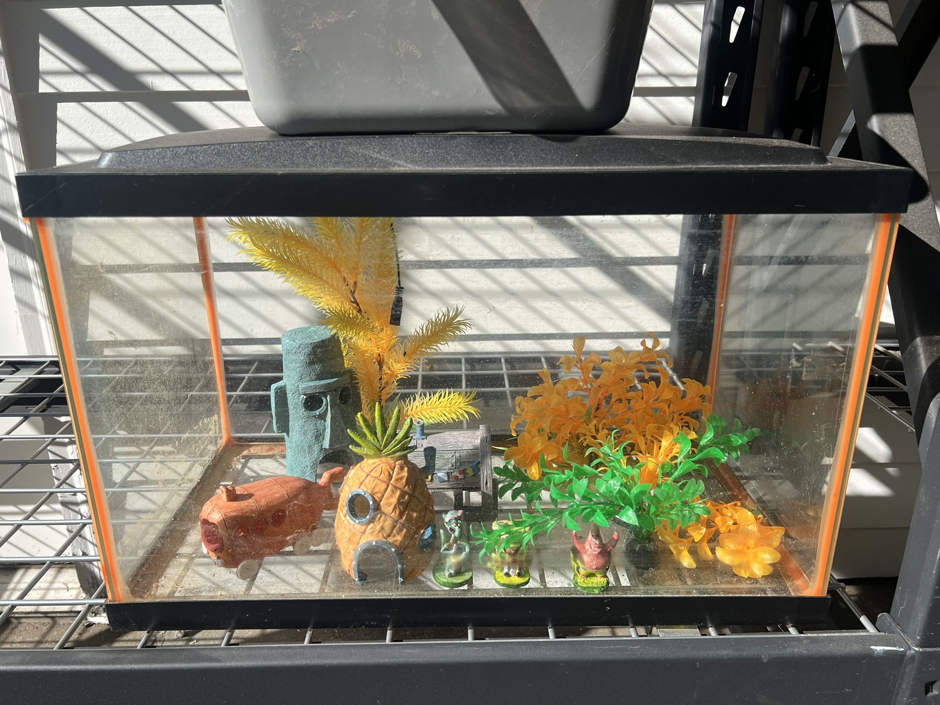 Glow Fish Tank Sponge Bob Set