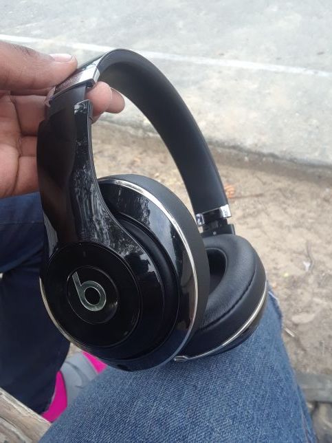 Bluetooth wireless beats