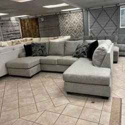 MEGGINSON STORM LAF SECTIONAL