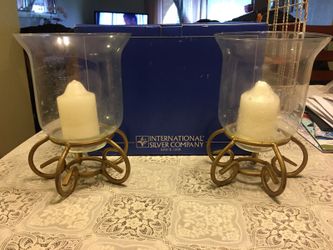Set of two hurricane crystal lamps.