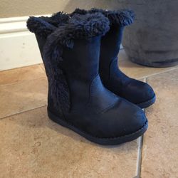 Toddlers Zip Up Fur Boots. Size 7T Excellent Condition 