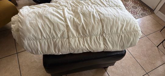 Queen Ivory comforter Only- NO SHAMS