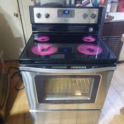 Excellent Working Whirlpool Glass Top Stove With Dual Function Self-cleaning Oven In Great Condition 