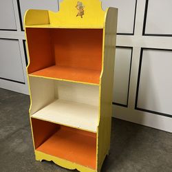 Free Antique Bookshelf
