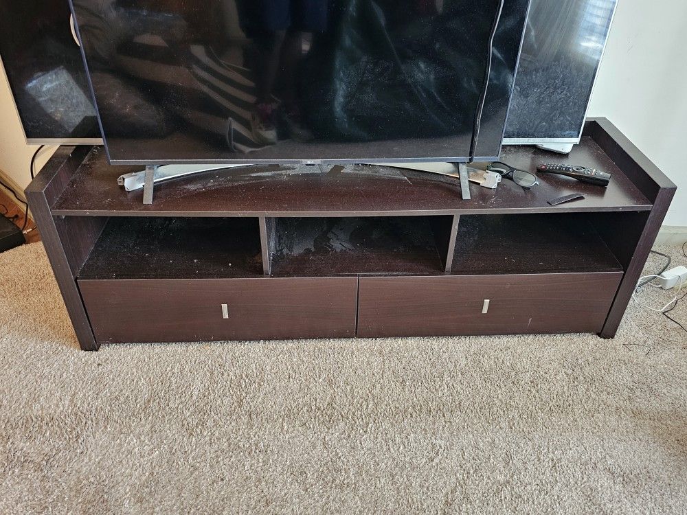 Free Entertainment System (50" TVs & Up!)