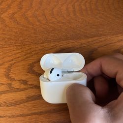 AirPod 4