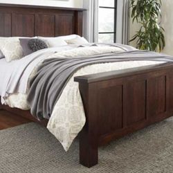  Queen Size Platform Storage Bed 9 Drawers Asking $350/obo