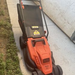 Black & Decker Electric Mower
