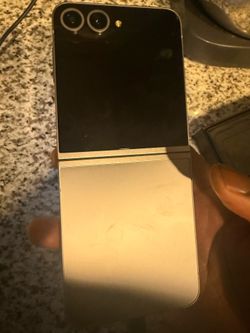 Samsung Galaxy Flip 6