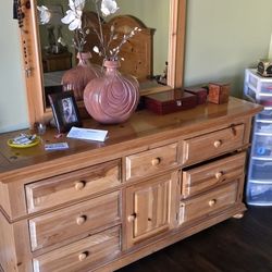  KING SIZE BEDROOM SET!!